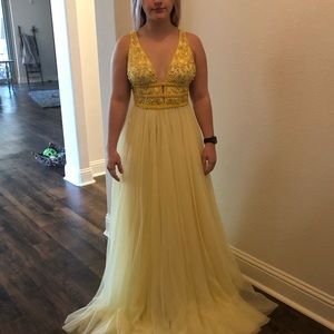Brand new Sherri Hill prom dress.